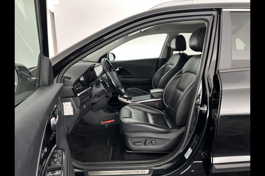 Kia e-Niro ExecutiveLine 64 kWh [ 3-Fase ] {SOH-100%} (INCL.BTW) Aut.*LEATHER | FULL-LED | NAVI-FULLMAP | ADAPTIVE-CRUISE | CAMERA | MEMORY-PACK | LANE-ASSIST | KEYLESS | DIGI-COCKPIT | PRIVACY-GLASS | 17"ALU*
