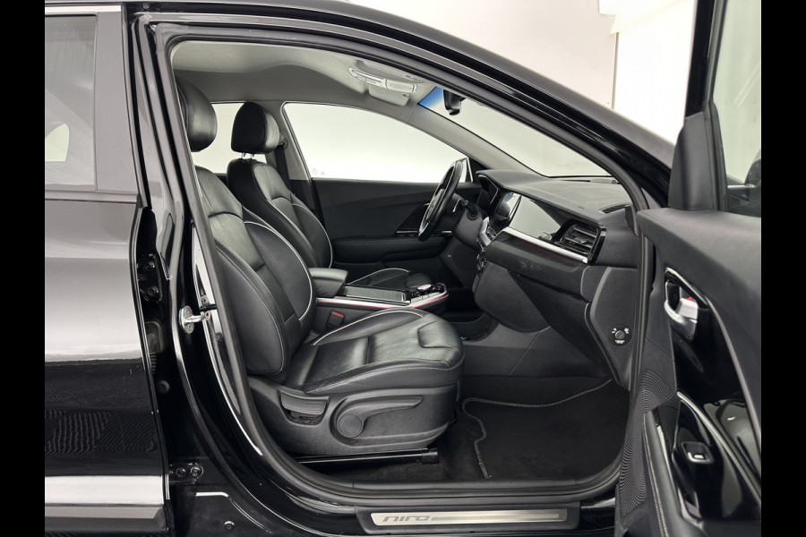 Kia e-Niro ExecutiveLine 64 kWh [ 3-Fase ] {SOH-100%} (INCL.BTW) Aut.*LEATHER | FULL-LED | NAVI-FULLMAP | ADAPTIVE-CRUISE | CAMERA | MEMORY-PACK | LANE-ASSIST | KEYLESS | DIGI-COCKPIT | PRIVACY-GLASS | 17"ALU*