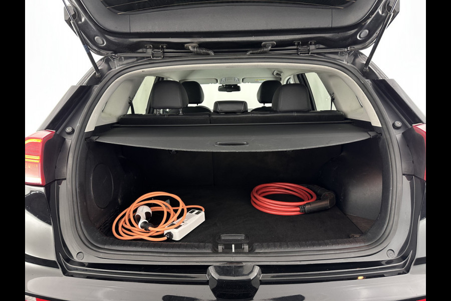 Kia e-Niro ExecutiveLine 64 kWh [ 3-Fase ] {SOH-100%} (INCL.BTW) Aut.*LEATHER | FULL-LED | NAVI-FULLMAP | ADAPTIVE-CRUISE | CAMERA | MEMORY-PACK | LANE-ASSIST | KEYLESS | DIGI-COCKPIT | PRIVACY-GLASS | 17"ALU*