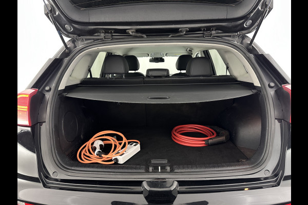 Kia e-Niro ExecutiveLine 64 kWh [ 3-Fase ] {SOH-100%} (INCL.BTW) Aut.*LEATHER | FULL-LED | NAVI-FULLMAP | ADAPTIVE-CRUISE | CAMERA | MEMORY-PACK | LANE-ASSIST | KEYLESS | DIGI-COCKPIT | PRIVACY-GLASS | 17"ALU*