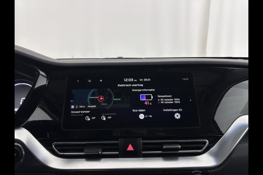 Kia e-Niro ExecutiveLine 64 kWh [ 3-Fase ] {SOH-100%} (INCL.BTW) Aut.*LEATHER | FULL-LED | NAVI-FULLMAP | ADAPTIVE-CRUISE | CAMERA | MEMORY-PACK | LANE-ASSIST | KEYLESS | DIGI-COCKPIT | PRIVACY-GLASS | 17"ALU*