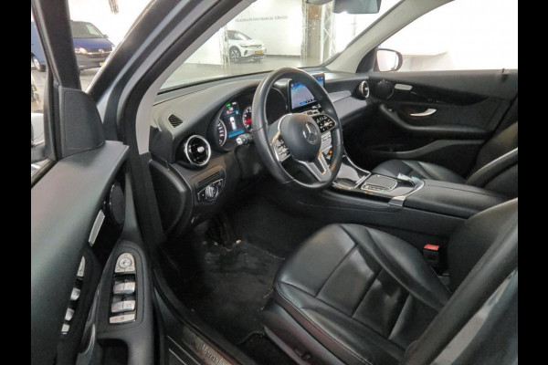 Mercedes-Benz GLC 200 Automaat | LED verlichting | Stoelverwarming | Trekhaak afneembaar | Climate & cruise control | Navigatiesysteem | Achteruit