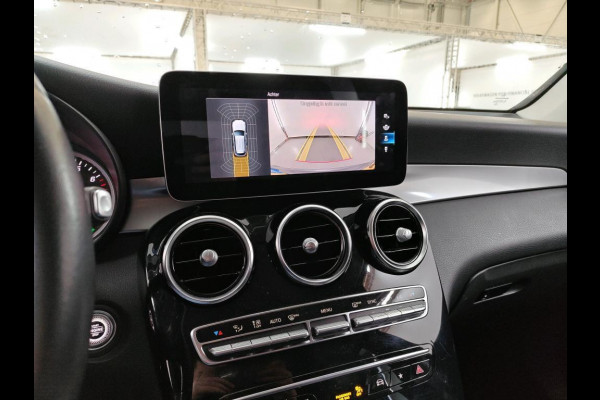 Mercedes-Benz GLC 200 Automaat | LED verlichting | Stoelverwarming | Trekhaak afneembaar | Climate & cruise control | Navigatiesysteem | Achteruit