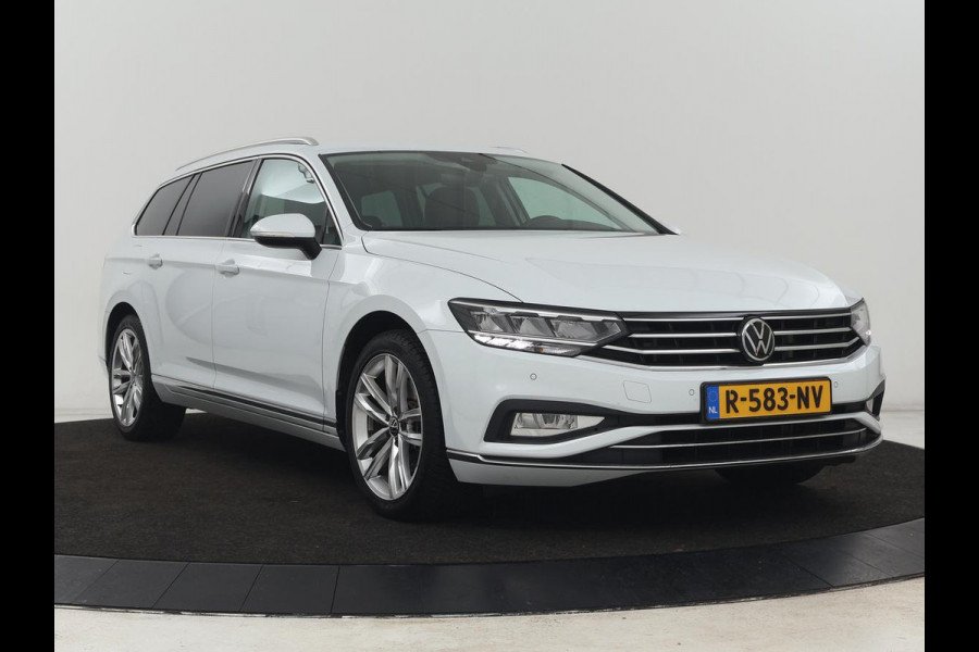 Volkswagen Passat 1.5 TSI Comfort Business | Stoelverwarming | Leder/Alcantara | Trekhaak | Adaptive cruise | Navigatie | Full LED | Parkeerhulp | Climate control | Bluetooth