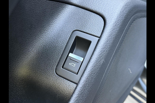 Audi A6 Avant 45 TFSI S edition Automaat | Navigatiesysteem | LED verlichting | Parkeersensoren voor en achter | Cruise & climate contro