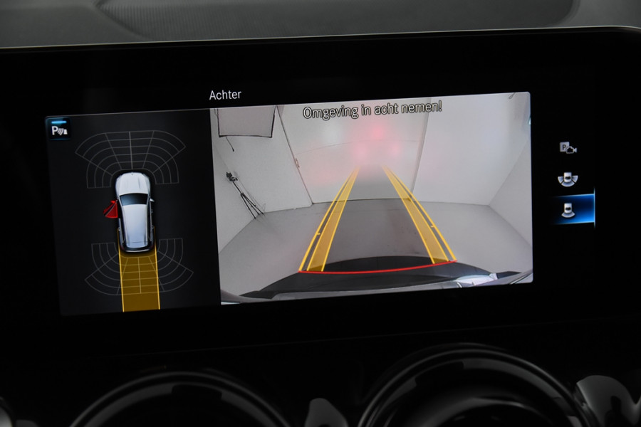 Mercedes-Benz Glb 200 Business Solution *1ste Eigenaar*Leer*Navigatie*Stoelverwarming*