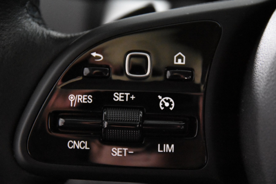 Mercedes-Benz Glb 200 Business Solution *1ste Eigenaar*Leer*Navigatie*Stoelverwarming*