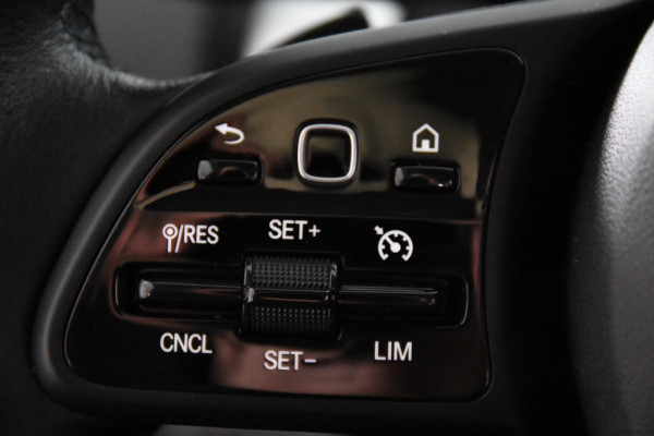 Mercedes-Benz Glb 200 Business Solution *1ste Eigenaar*Leer*Navigatie*Stoelverwarming*