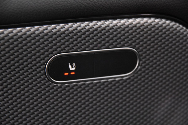 Mercedes-Benz Glb 200 Business Solution *1ste Eigenaar*Leer*Navigatie*Stoelverwarming*