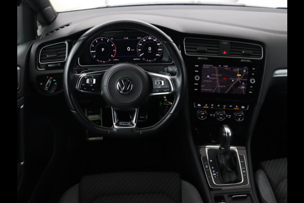 Volkswagen Golf 1.5 TSI R Line | Panoramadak | Trekhaak | Stoelverwarming | Adaptive cruise | Camera | Carplay | Navigatie | Full LED | Navigatie