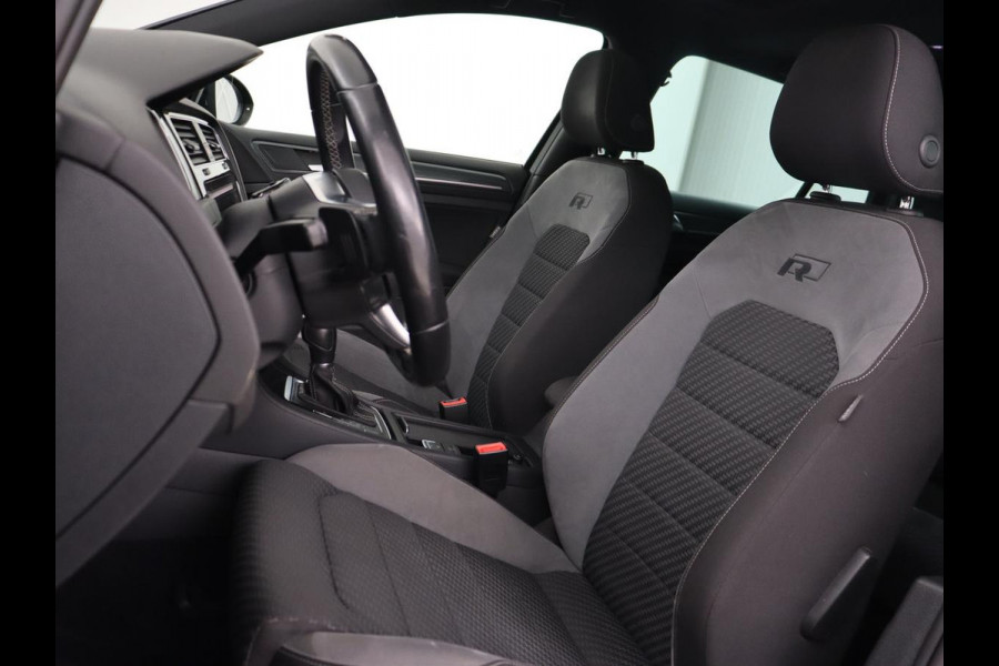 Volkswagen Golf 1.5 TSI R Line | Panoramadak | Trekhaak | Stoelverwarming | Adaptive cruise | Camera | Carplay | Navigatie | Full LED | Navigatie