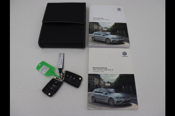 Volkswagen Golf 1.5 TSI R Line | Panoramadak | Trekhaak | Stoelverwarming | Adaptive cruise | Camera | Carplay | Navigatie | Full LED | Navigatie