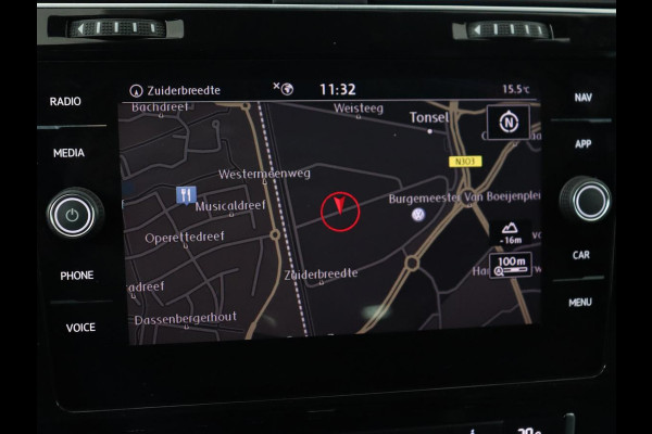 Volkswagen Golf 1.5 TSI R Line | Panoramadak | Trekhaak | Stoelverwarming | Adaptive cruise | Camera | Carplay | Navigatie | Full LED | Navigatie