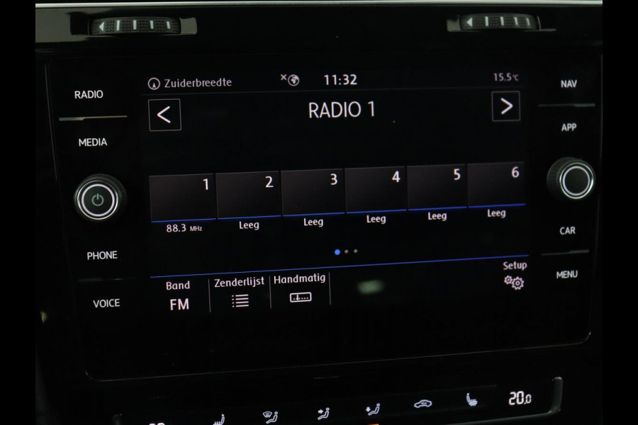 Volkswagen Golf 1.5 TSI R Line | Panoramadak | Trekhaak | Stoelverwarming | Adaptive cruise | Camera | Carplay | Navigatie | Full LED | Navigatie