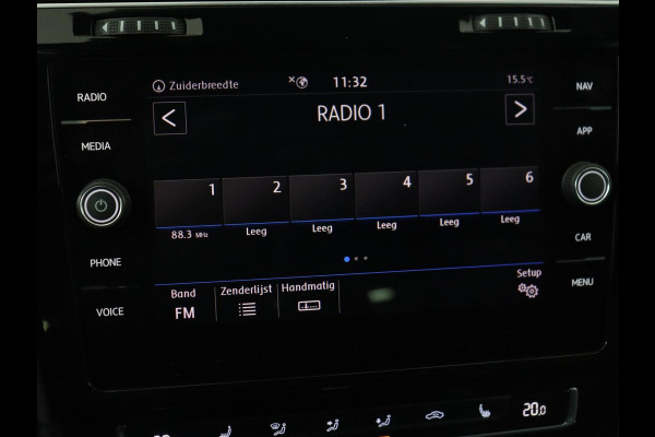 Volkswagen Golf 1.5 TSI R Line | Panoramadak | Trekhaak | Stoelverwarming | Adaptive cruise | Camera | Carplay | Navigatie | Full LED | Navigatie