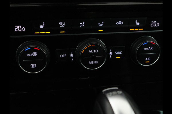 Volkswagen Golf 1.5 TSI R Line | Panoramadak | Trekhaak | Stoelverwarming | Adaptive cruise | Camera | Carplay | Navigatie | Full LED | Navigatie