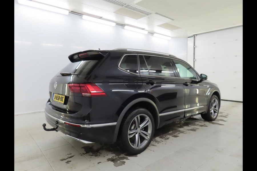 Volkswagen Tiguan Allspace 1.5 TSI Highline R Line Pano.dak Stoelvrw. Adapt.Cruise Business