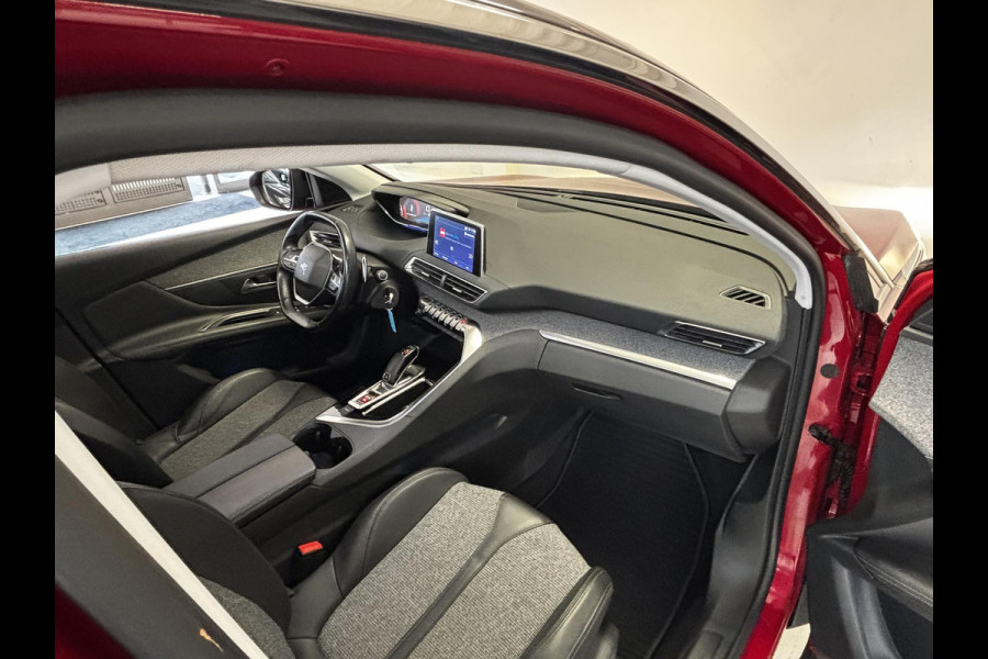 Peugeot 3008 1.2 PureTech Allure Automaat | Afneembare trekhaak | Panoramadak | Navigatie | Achteruitrijcamera | Android auto / Apple carplay