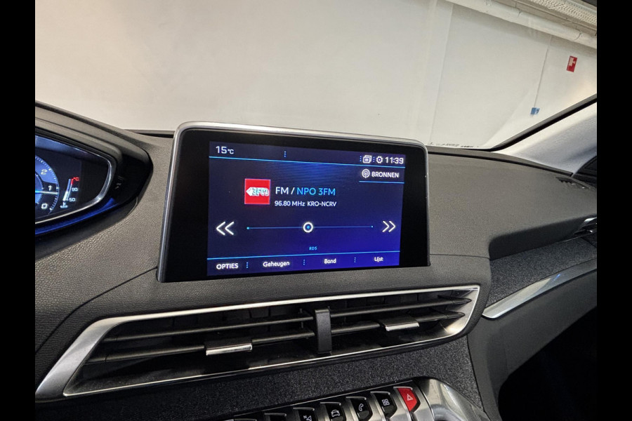 Peugeot 3008 1.2 PureTech Allure Automaat | Afneembare trekhaak | Panoramadak | Navigatie | Achteruitrijcamera | Android auto / Apple carplay