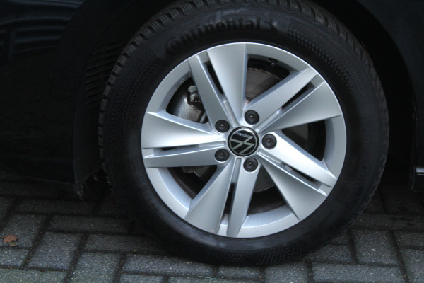 Volkswagen Golf 1.0 TSI 111pk Life NL-Auto NAP Clima Cruise Carplay Camera Dig. Cockpit Keyless 16"LMV