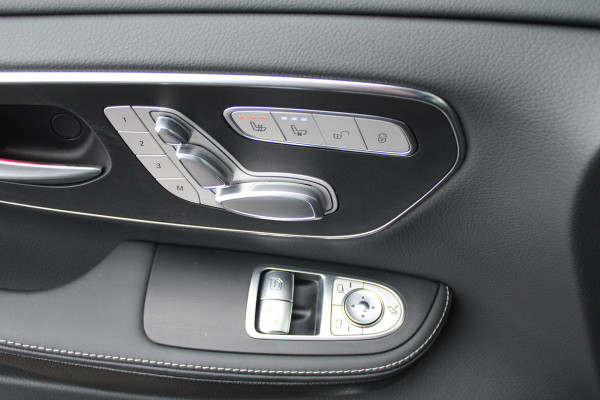 Mercedes-Benz V-Klasse 300d / XXL / 4-matic / DC / AMG / Luchtvering / Burmester / Elec Stoelen / Vol Opties / NIEUWSTAAT