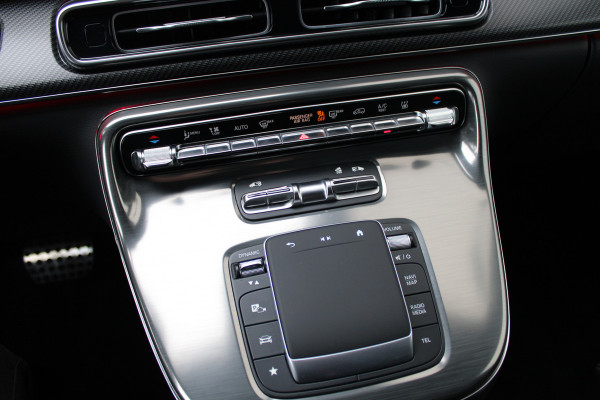 Mercedes-Benz V-Klasse 300d / XXL / 4-matic / DC / AMG / Luchtvering / Burmester / Elec Stoelen / Vol Opties / NIEUWSTAAT