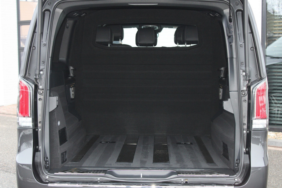 Mercedes-Benz V-Klasse 300d / XXL / 4-matic / DC / AMG / Luchtvering / Burmester / Elec Stoelen / Vol Opties / NIEUWSTAAT