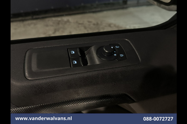 Ford Transit Custom 2.0 TDCI 136pk L2H1 Euro6 Airco | Camera | Apple Carplay | Cruisecontrol | LED | Verwarmde voorruit Android Auto, Parkeersensoren, Bijrijdersbank
