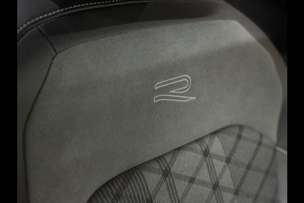 Volkswagen Tiguan 1.4 TSI eHybrid R-Line Business+ | Pano | 360° Camera | Adaptive Cruise Control | Black Style | Stuurverwarming