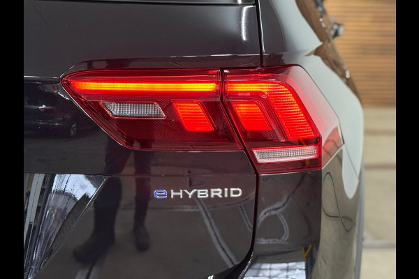 Volkswagen Tiguan 1.4 TSI eHybrid R-Line Business+ | Pano | 360° Camera | Adaptive Cruise Control | Black Style | Stuurverwarming