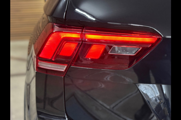 Volkswagen Tiguan 1.4 TSI eHybrid R-Line Business+ | Pano | 360° Camera | Adaptive Cruise Control | Black Style | Stuurverwarming