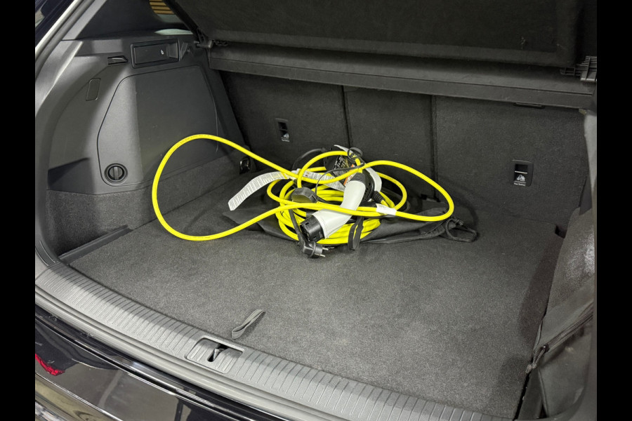 Volkswagen Tiguan 1.4 TSI eHybrid R-Line Business+ | Pano | 360° Camera | Adaptive Cruise Control | Black Style | Stuurverwarming