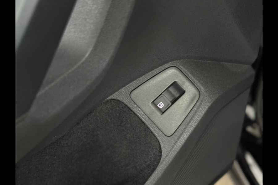 Volkswagen Tiguan 1.4 TSI eHybrid R-Line Business+ | Pano | 360° Camera | Adaptive Cruise Control | Black Style | Stuurverwarming