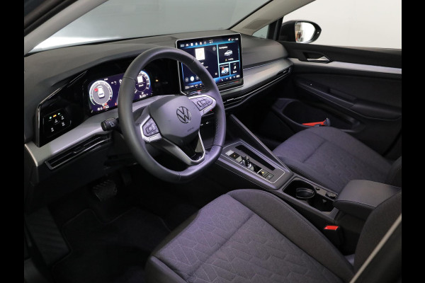Volkswagen Golf 1.5 eHybrid Life Edition 204 pk Automaat (DSG) | Verlengde garantie | Navigatie via App | Parkeersensoren (Park assist) | Achteruitrijcamera | Stoelverwarming |