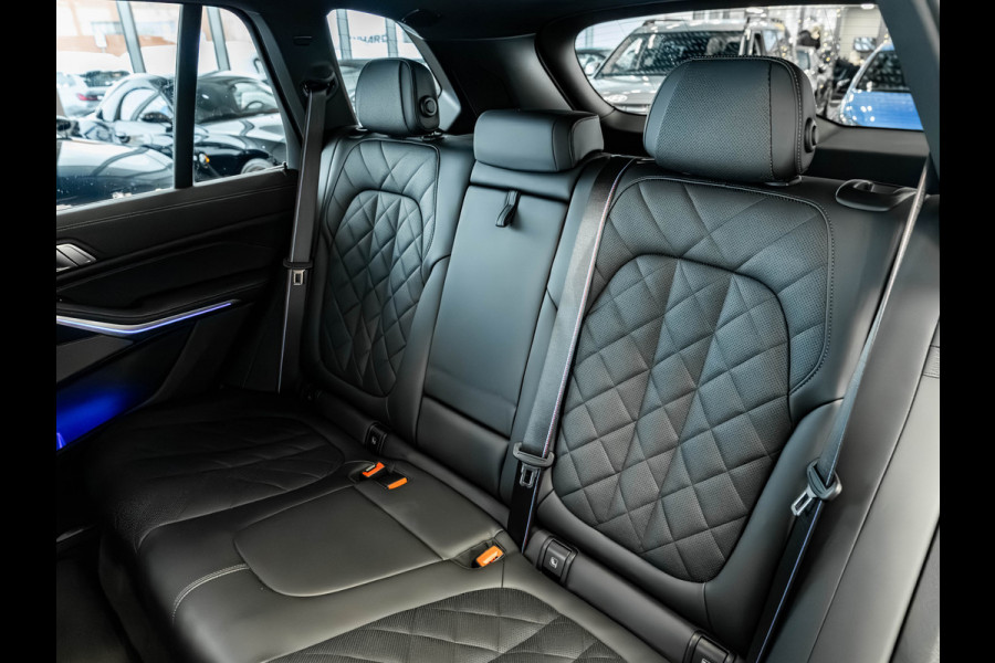 BMW X5 xDrive50e M-Sport Pro - Comfortzetels - Trekhaak - Driving + Parking Ass Prof