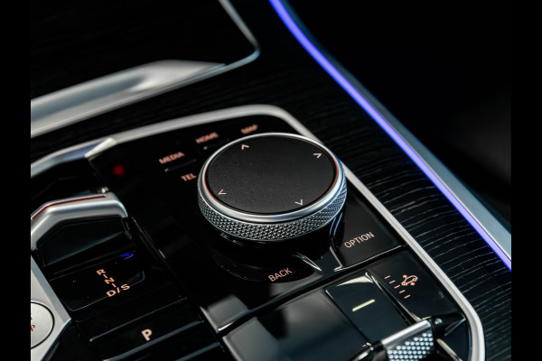 BMW X5 xDrive50e M-Sport Pro - Comfortzetels - Trekhaak - Driving + Parking Ass Prof