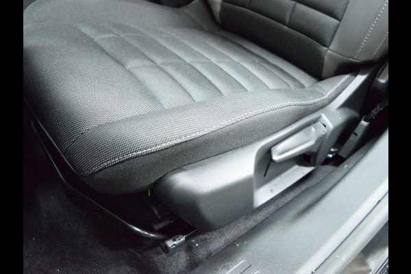 Citroën C4 1.2 Hybrid 145pk Collection CAMERA MET SENSOREN | NAVI & CARPLAY | E.C.C. | STOELVERWARMING | UIT VOORRAAD LEVERBAAR