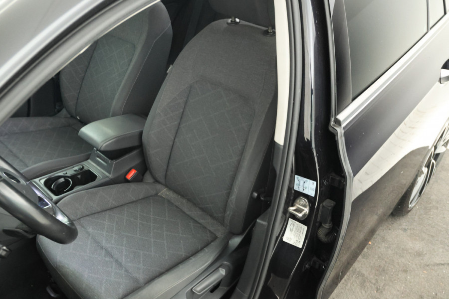 Volkswagen GOLF Variant 2.0 TDI Life Business Automaat, Navigatie, Digital dash