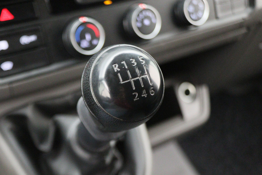 Volkswagen Crafter 35 2.0 TDI L3H2 Highline Cruise, Apple CarPlay, DAB, Airco, PDC