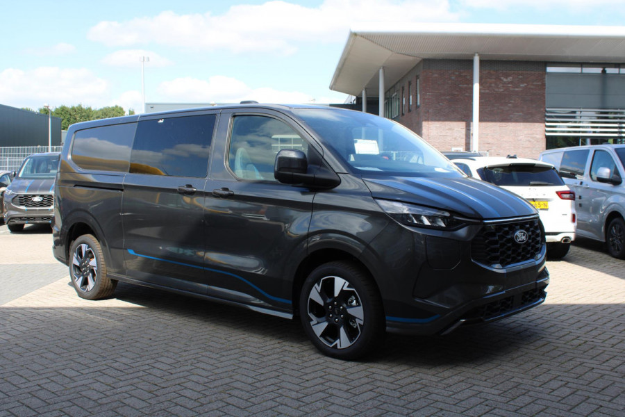Ford Transit Custom 320 2.5 PHEV L2H1 Sport DC | 233pk |  Dubbele Cabine | Dubbele zijschuifdeur | Inklapbare trekhaak | 19 inch lichtmetalen Sport velgen (mat zwart) | Verwarmbaar stuurwiel | Navigatie systeem