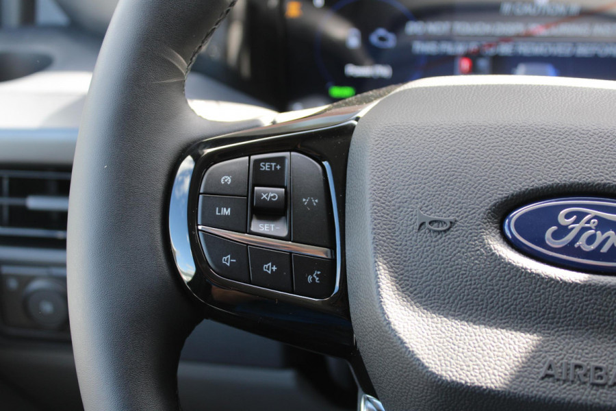 Ford Transit Custom 320 2.5 PHEV L2H1 Sport DC | 233pk |  Dubbele Cabine | Dubbele zijschuifdeur | Inklapbare trekhaak | 19 inch lichtmetalen Sport velgen (mat zwart) | Verwarmbaar stuurwiel | Navigatie systeem