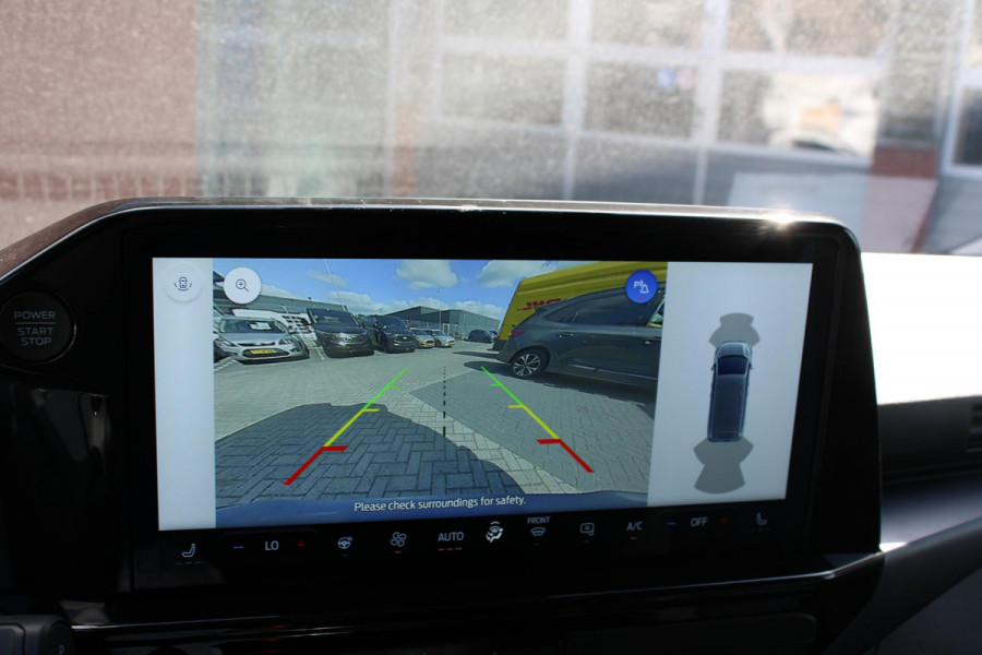 Ford Transit Custom 320 2.5 PHEV L2H1 Sport DC | 233pk |  Dubbele Cabine | Dubbele zijschuifdeur | Inklapbare trekhaak | 19 inch lichtmetalen Sport velgen (mat zwart) | Verwarmbaar stuurwiel | Navigatie systeem