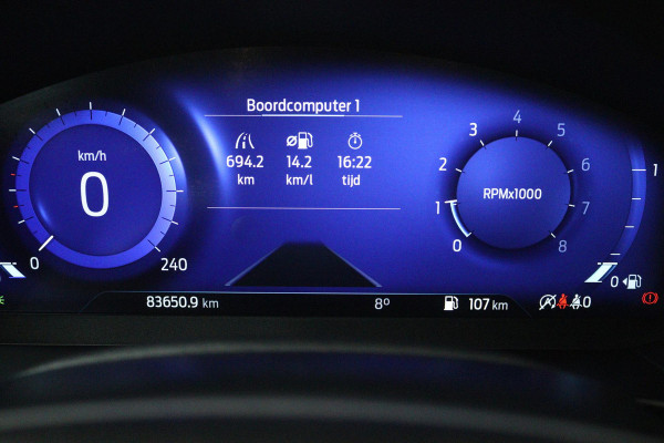 Ford FOCUS Wagon 1.0 EcoBoost Hybrid Vignale (PANORAMADAK, STOEL/STUUR VERWARMING, ACHTERUITRIJCAMERA, LANE-ASSIST)