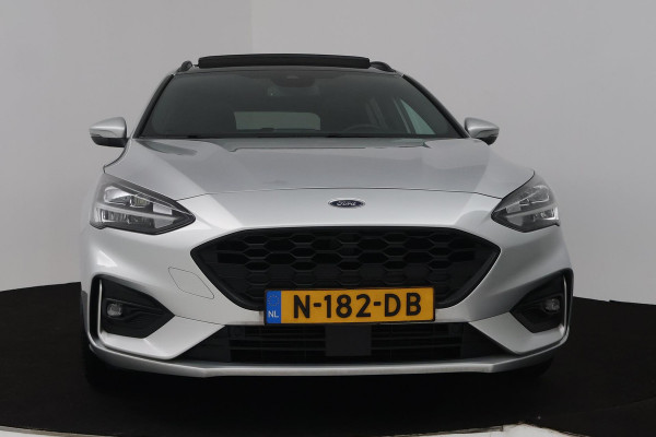 Ford FOCUS Wagon 1.0 EcoBoost Hybrid Vignale (PANORAMADAK, STOEL/STUUR VERWARMING, ACHTERUITRIJCAMERA, LANE-ASSIST)