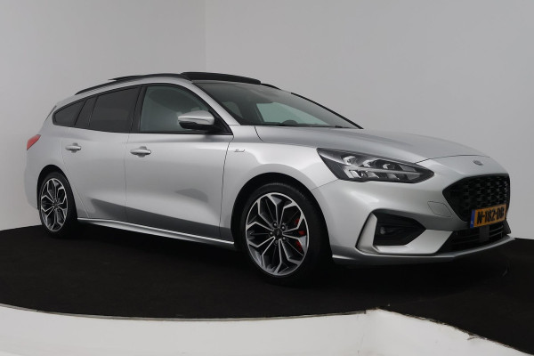 Ford FOCUS Wagon 1.0 EcoBoost Hybrid Vignale (PANORAMADAK, STOEL/STUUR VERWARMING, ACHTERUITRIJCAMERA, LANE-ASSIST)