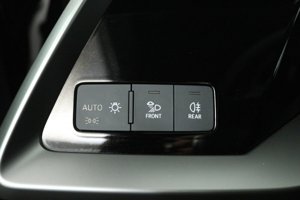 Audi A3 Sportback 30 TFSI S edition (PANORAMADAK, LANE-ASSIST, CRUISE CONTROL, PARKEERSENSOREN, NAVIGATIE)