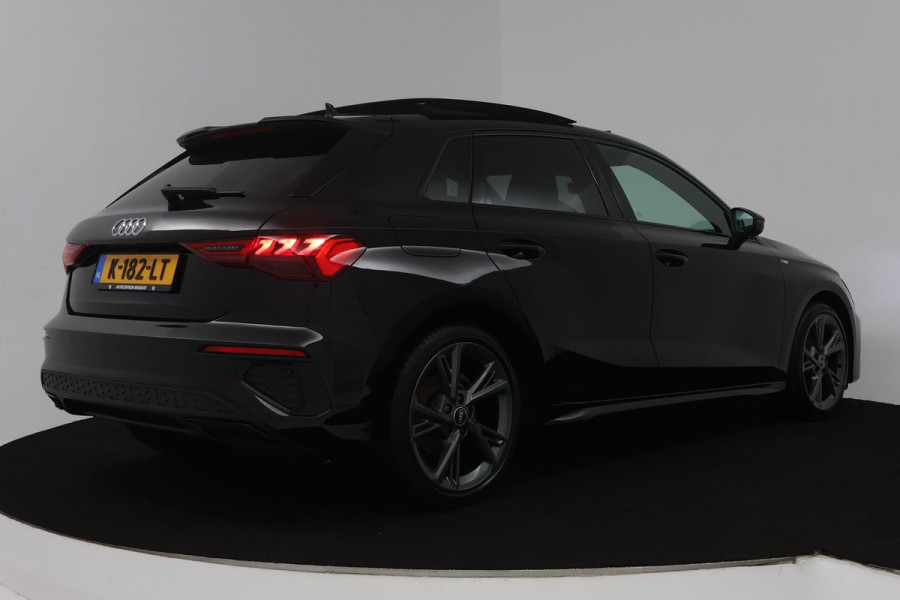 Audi A3 Sportback 30 TFSI S edition (PANORAMADAK, LANE-ASSIST, CRUISE CONTROL, PARKEERSENSOREN, NAVIGATIE)