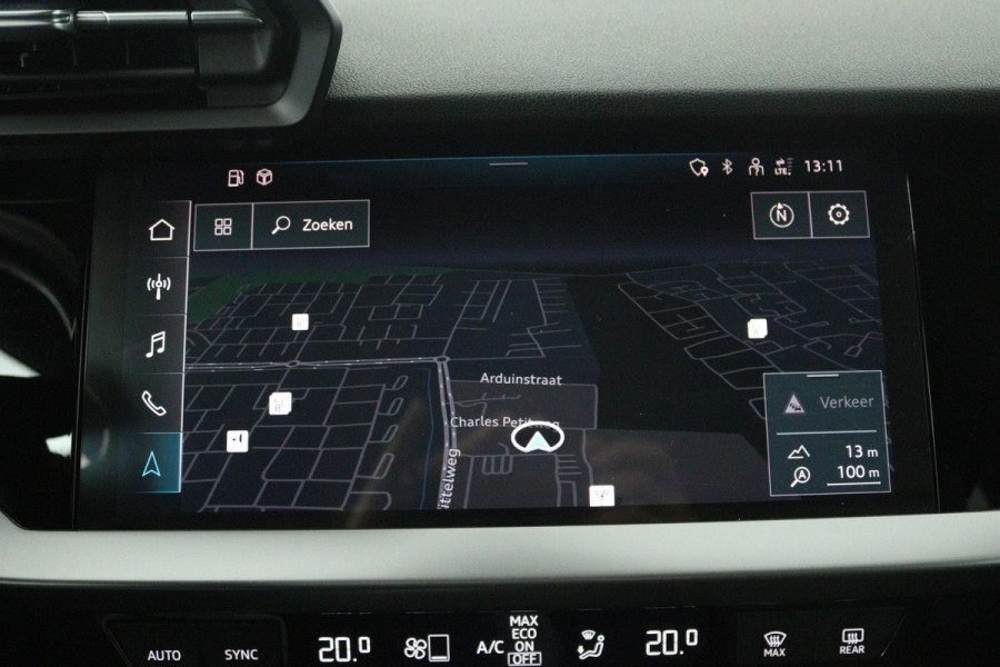 Audi A3 Sportback 30 TFSI S edition (PANORAMADAK, LANE-ASSIST, CRUISE CONTROL, PARKEERSENSOREN, NAVIGATIE)