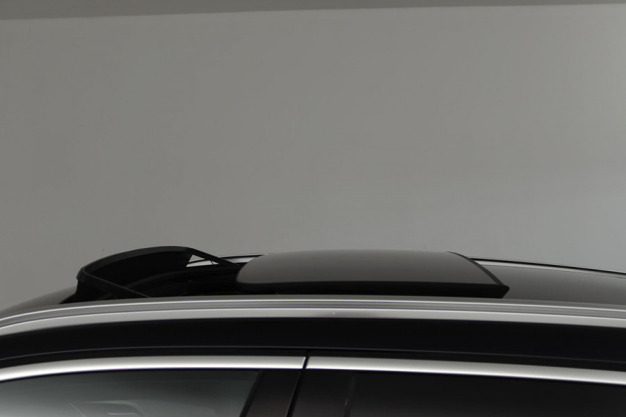 BMW iX3 High Executive 80 kWh (PANORAMADAK, SoH 97.7% TREKHAAK, SFEERVERLICHTING, STOELVERWARMING, ACHTERUITRIJCAMERA, NAVIGATIE)