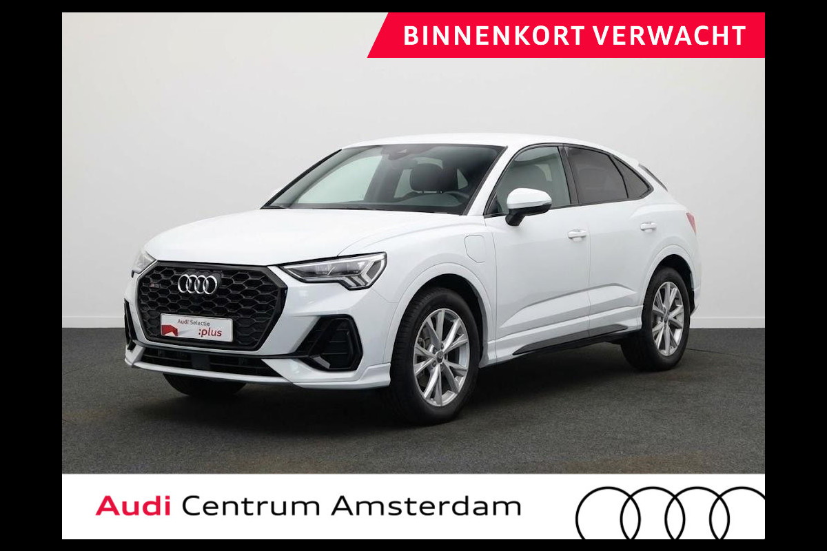Audi Q3 Sportback 45 TFSI e S Edition 245pk | Lederen bekleding | Navigatie | Verwarmbare voorstoelen | Parkeercamera